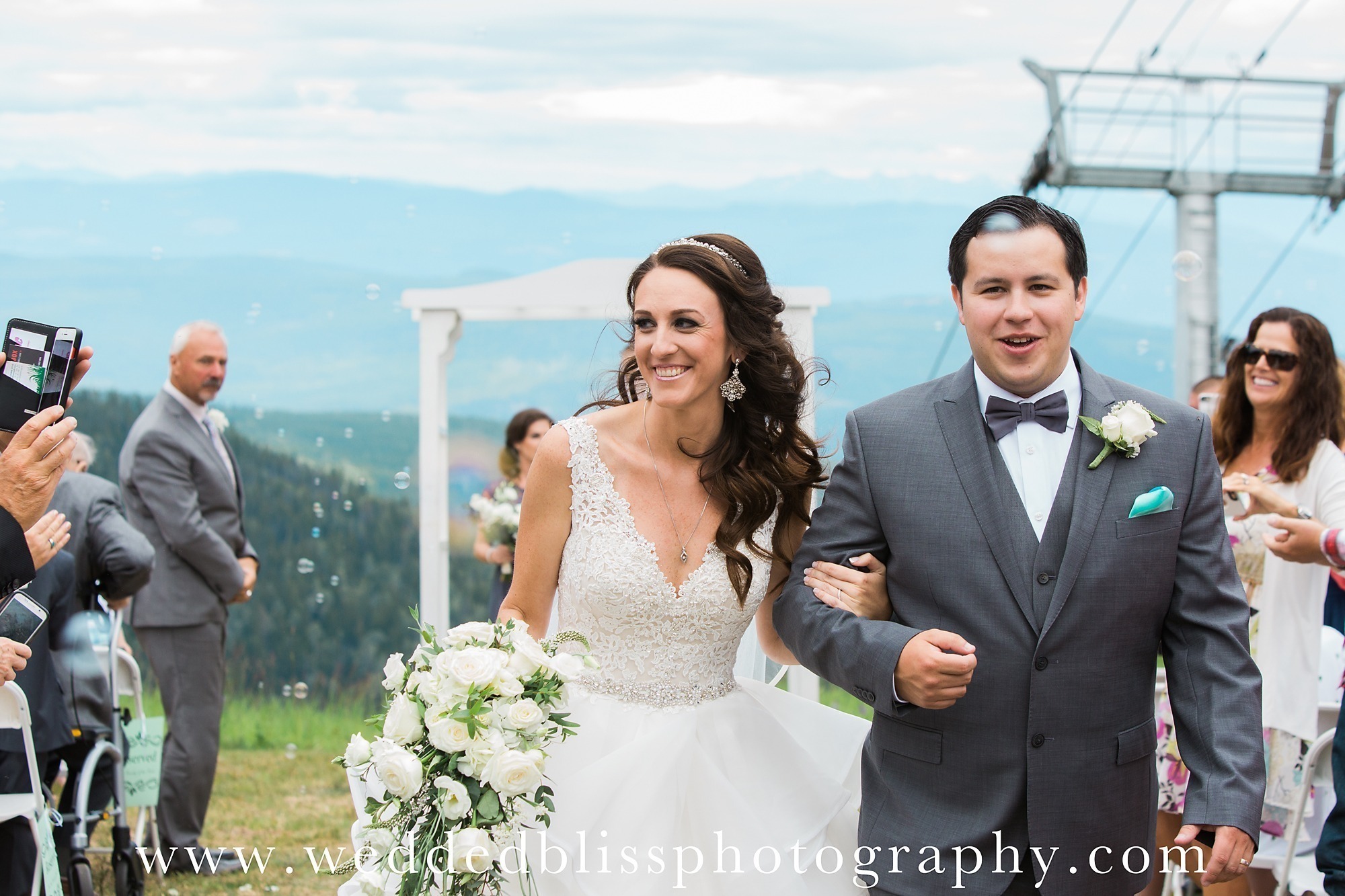 Okanagan Wedding Photographer | Wedded Bliss Photography | www.weddedblissphotography.com