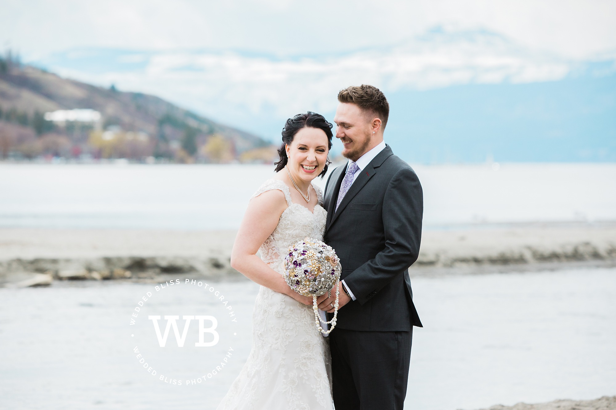 Devin & Ali's picture perfect Wedding Portraits